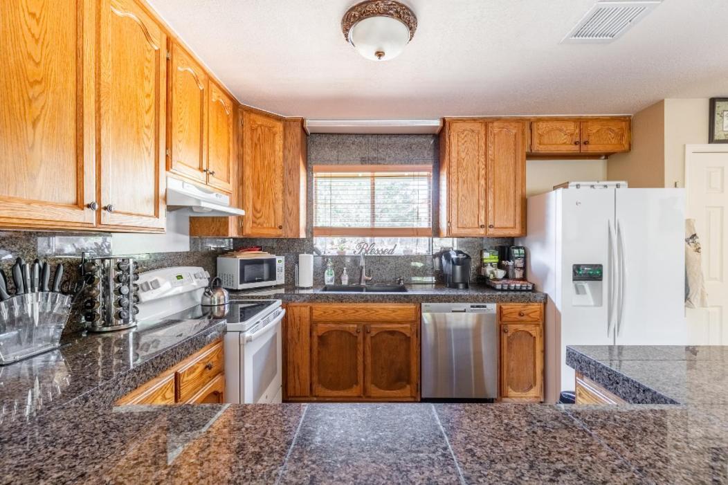 Spacious House With Hot Tub Spa, To Enjoy Red Rock View, Near Amitabha Stupa, And Trails Sedona Zewnętrze zdjęcie